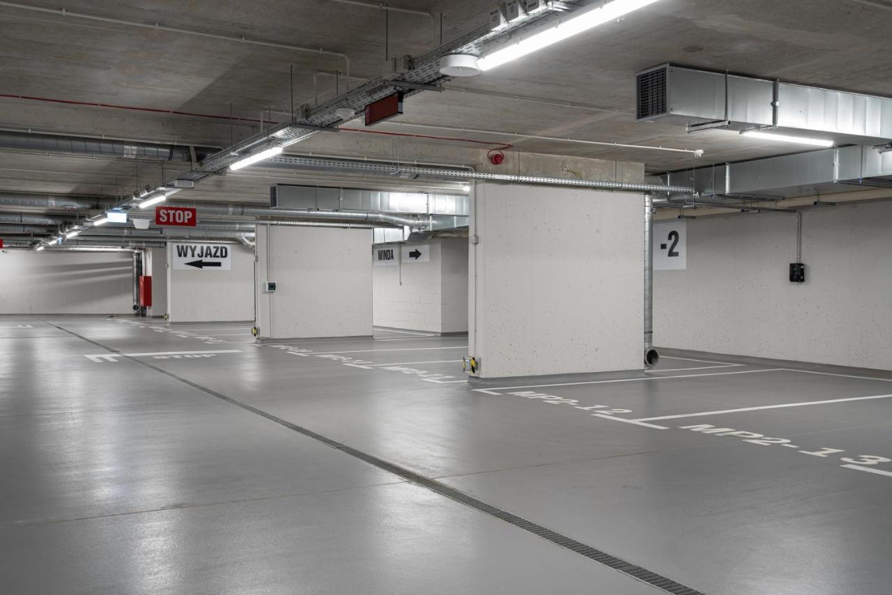 Hotel Ferreus Modern Art Deco 크라쿠프 외부 사진 The parking garage