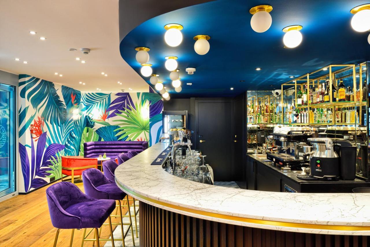 Hotel Ferreus Modern Art Deco 크라쿠프 외부 사진 The bar at the 2019-opened restaurant