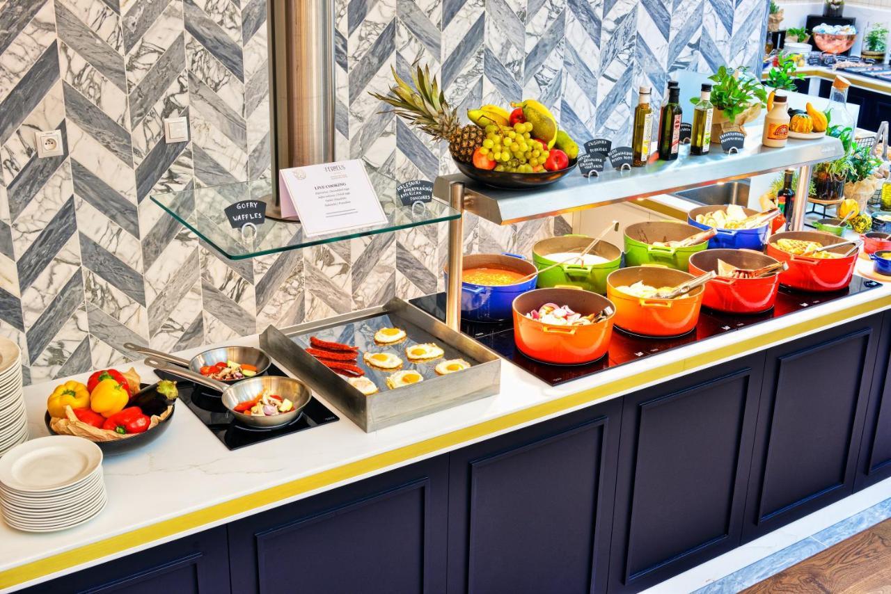 Hotel Ferreus Modern Art Deco 크라쿠프 외부 사진 A salad bar